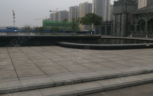 重庆西永广场新动态，活力城市新地标崛起