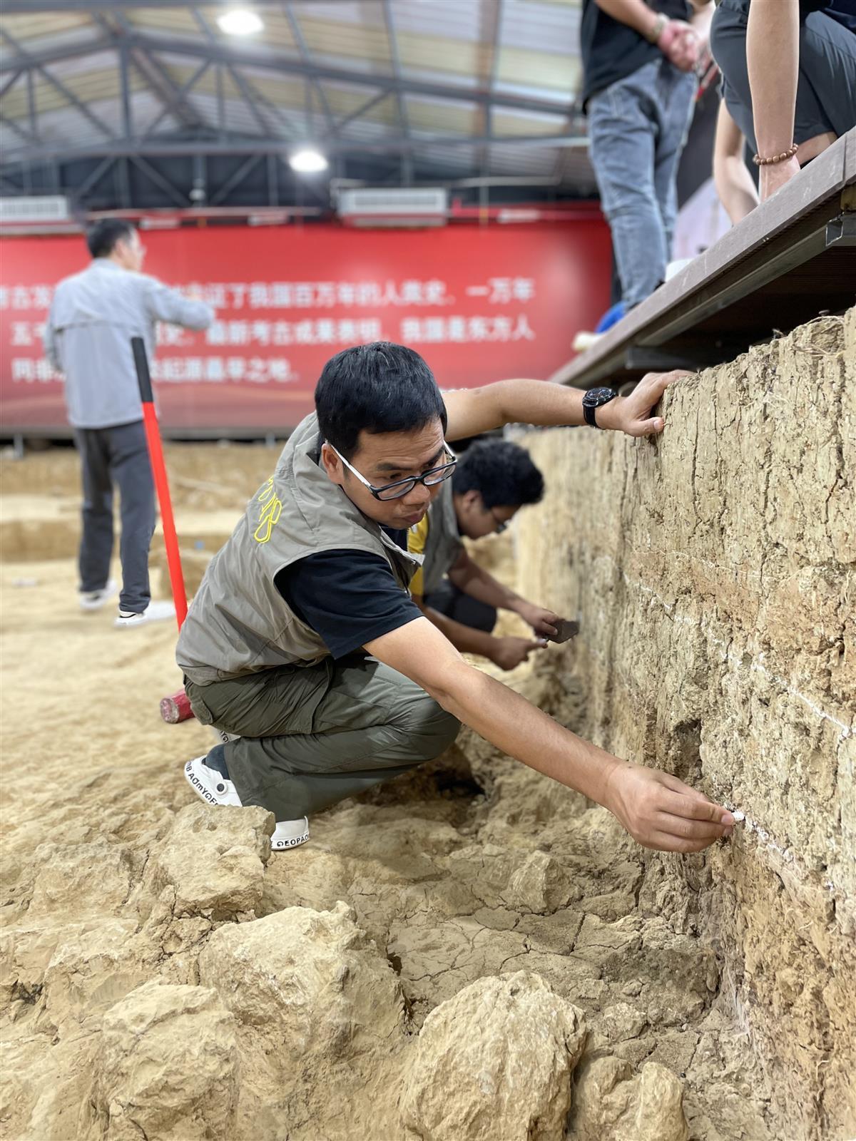 郧县住房和城乡建设局领导团队引领城市建设新篇章